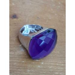 Zilveren ring Paarse geslepen steen Maat 17 3/4