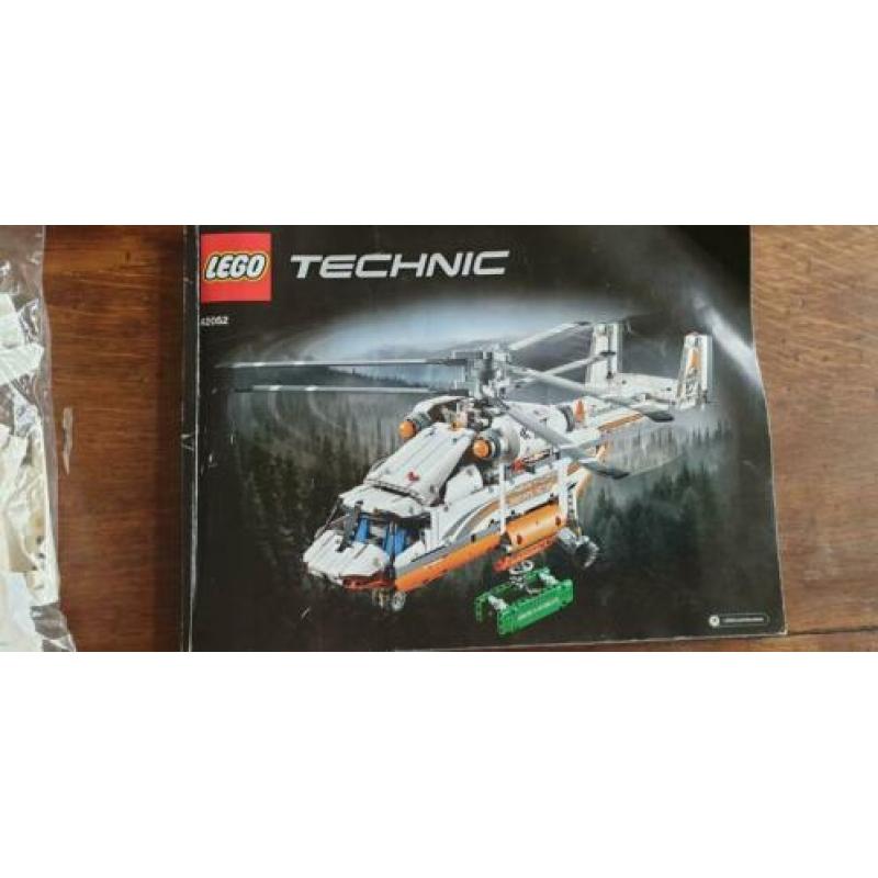 Lego 42052 heavy lift helicopter met motor