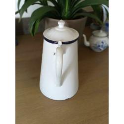 Wit emaille koffiepot 2