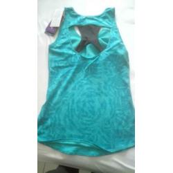 Twee nieuwe sport shirts dames Reebok mt M Adidas mt 42