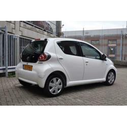 Toyota Aygo 1.0-12V Comfort Navigator € 4.649,00