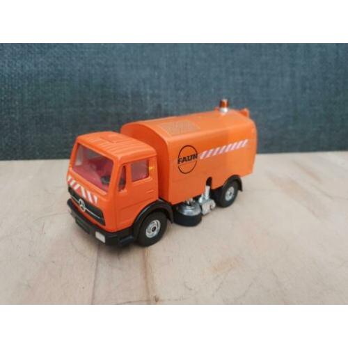 Corgi toys Mercedes faun