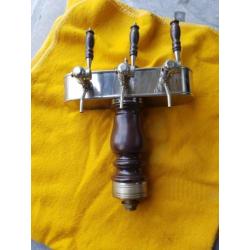 Oude antieke biertap