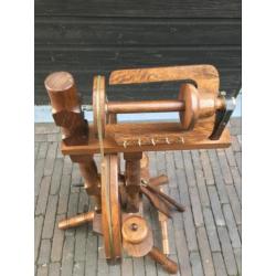 Antiek spinnenwiel