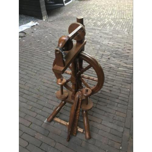 Antiek spinnenwiel