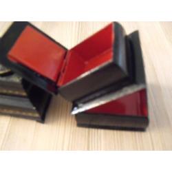 Russische lakdoosjes, gesigneerd, 2 stuks