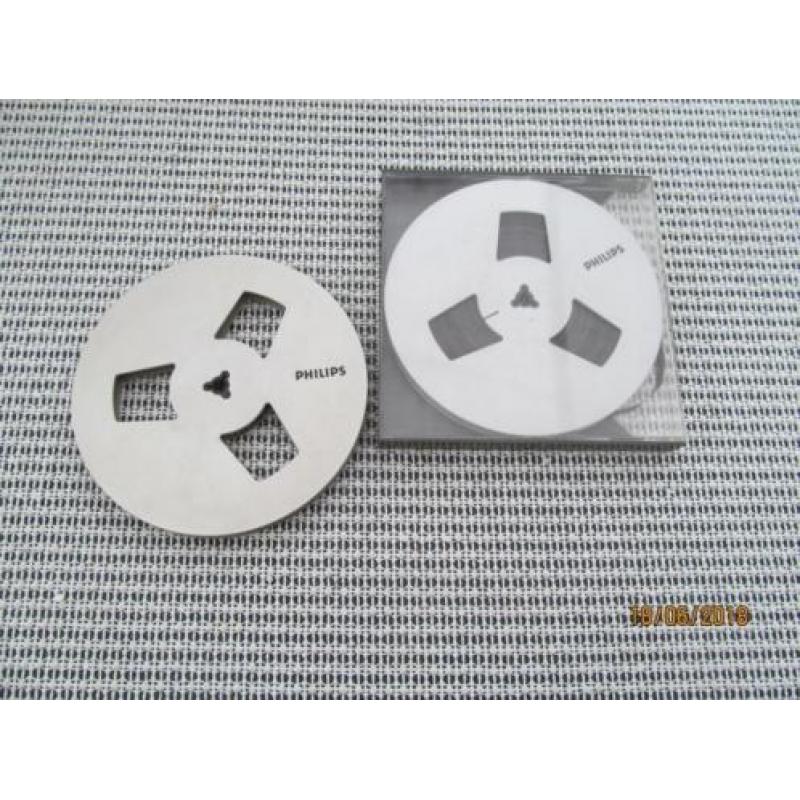 2 Philips Alluminium kleurige spoelen met en zonder band.