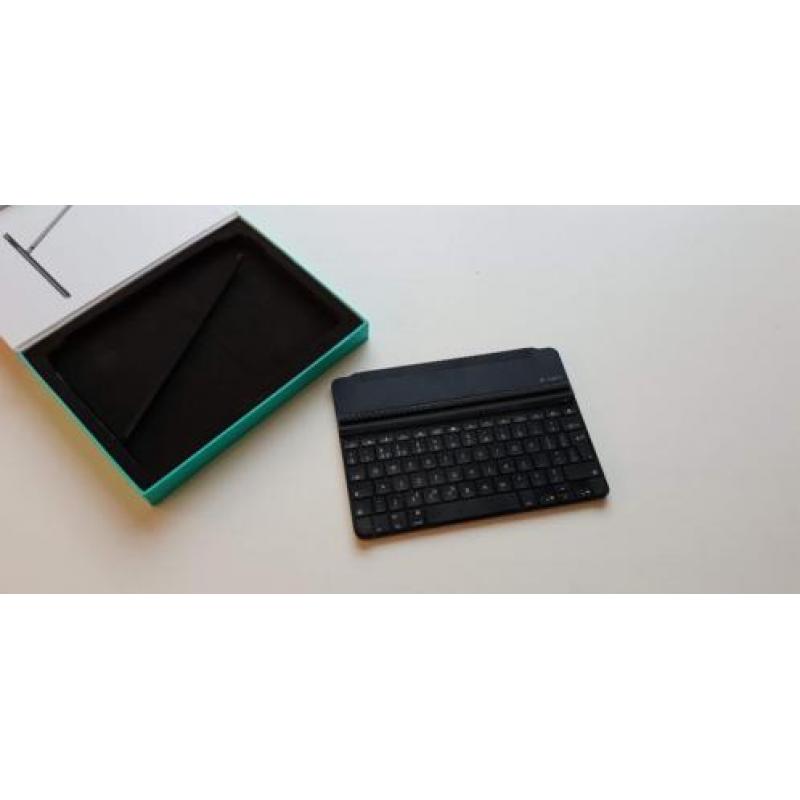 Logitech ultra thin keyboard cover voor iPad air 2