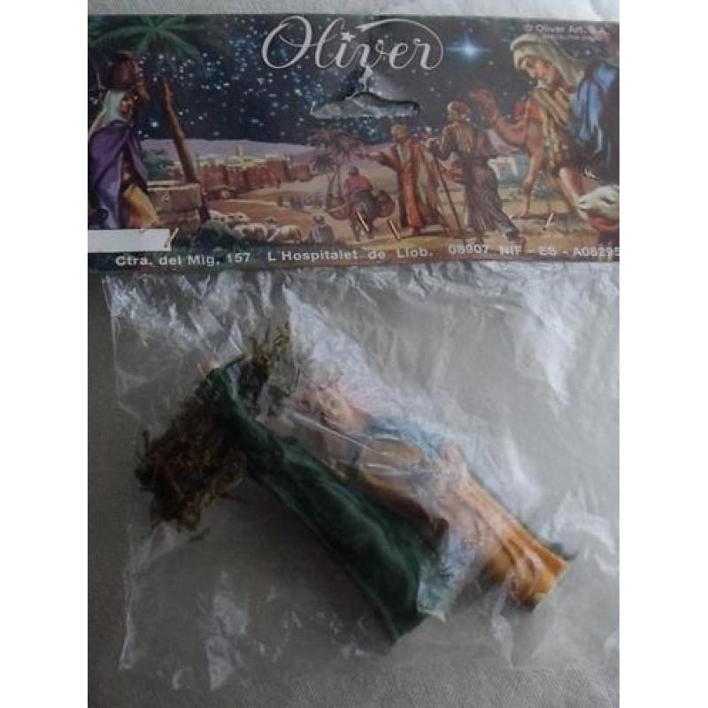 Merk: Oliver 2 kerstfiguren voor bij de kerstgroep.