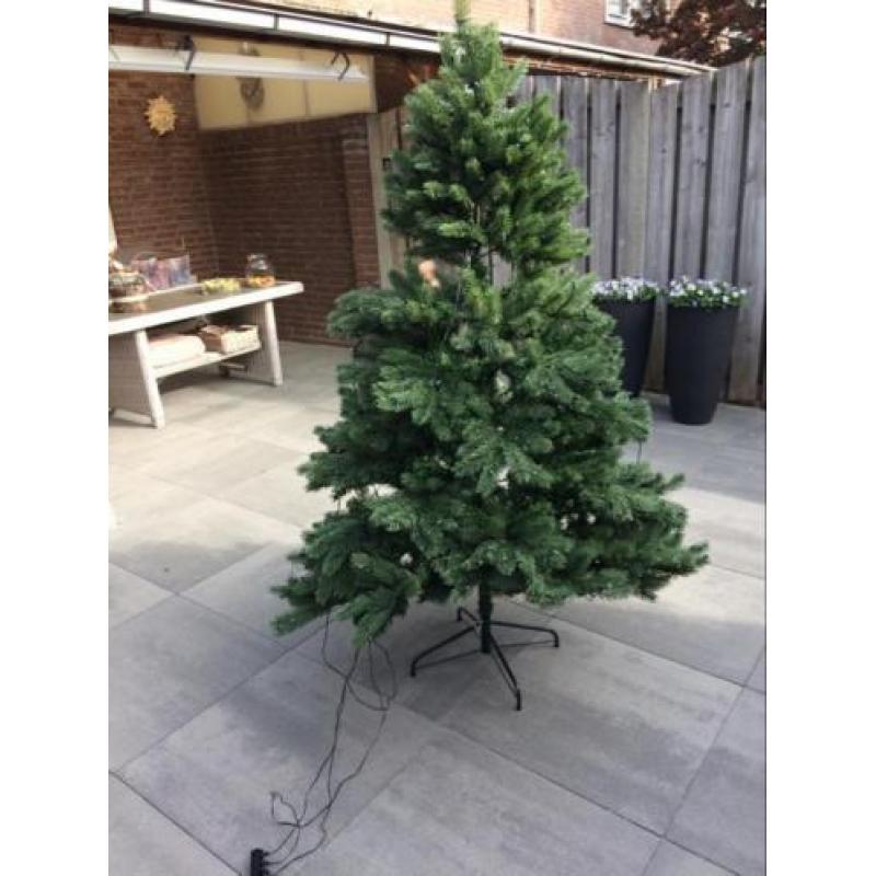 Kerstboom met verlichting
