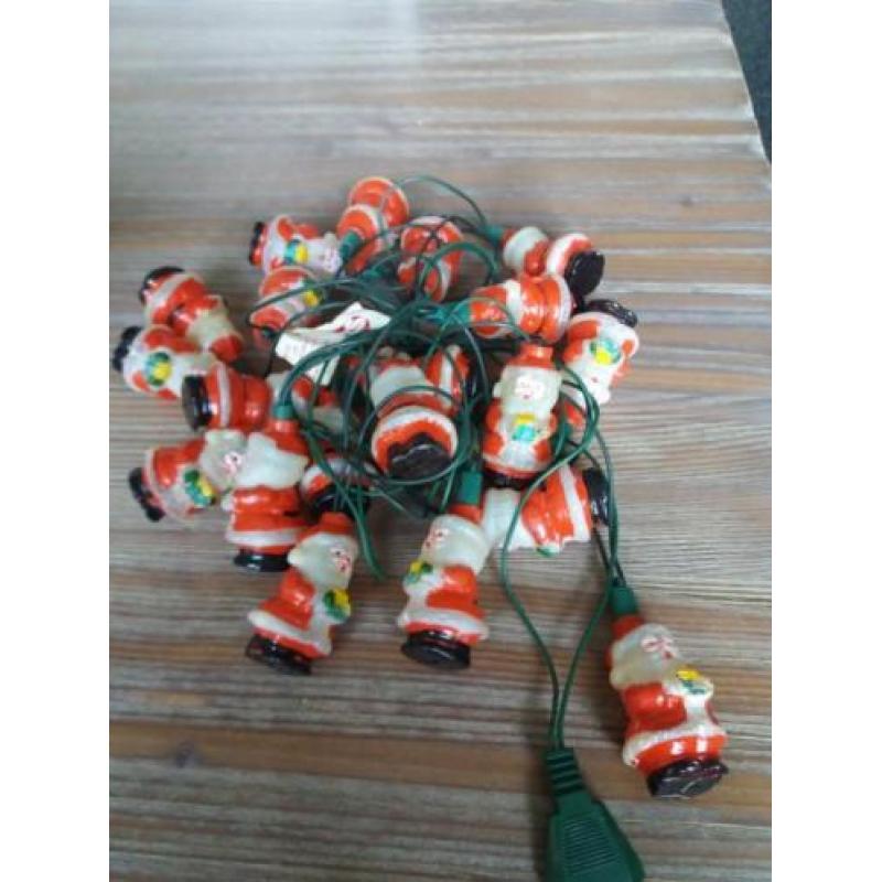 Leuke oude kerstverlichting kerstmannetjes
