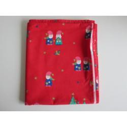 Rood Kerst Tafelkleed met kabouters (kerstkleed) 140 x 220