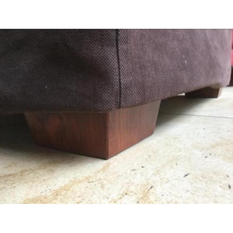 Grote bruine hocker