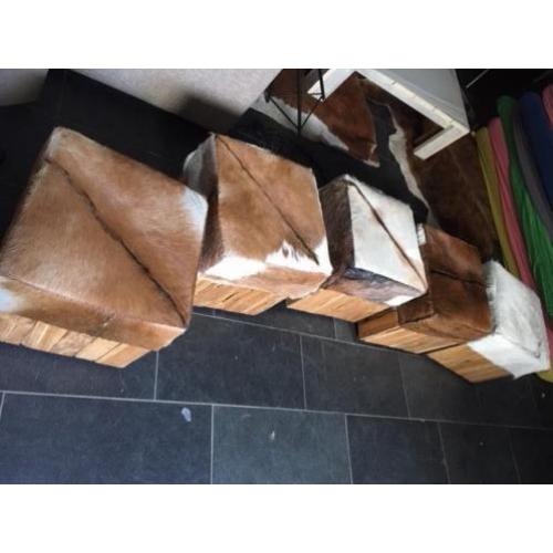 Poef, hout met wieltjes, dierenvacht