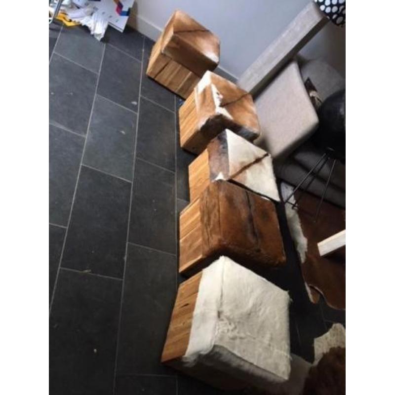 Poef, hout met wieltjes, dierenvacht