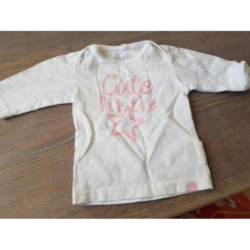 Maat 50/56 2 shirtjes en 2 mutsjes