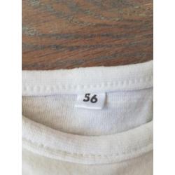 Maat 50/56 2 shirtjes en 2 mutsjes