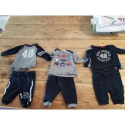 Babykleding 50/56 rompers, t-shirts, broek (pakket)