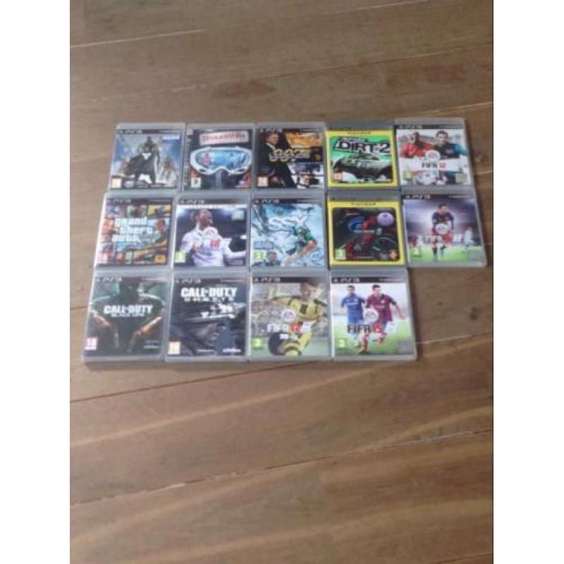 PlayStation 3 met 3 controllers en 14 spellen
