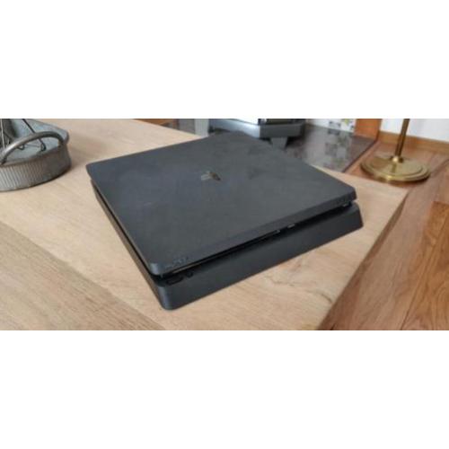 playstation 4 slim