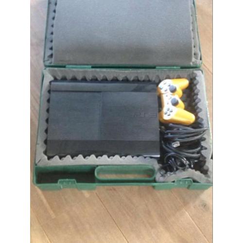 PlayStation 3 met 3 controllers en 14 spellen