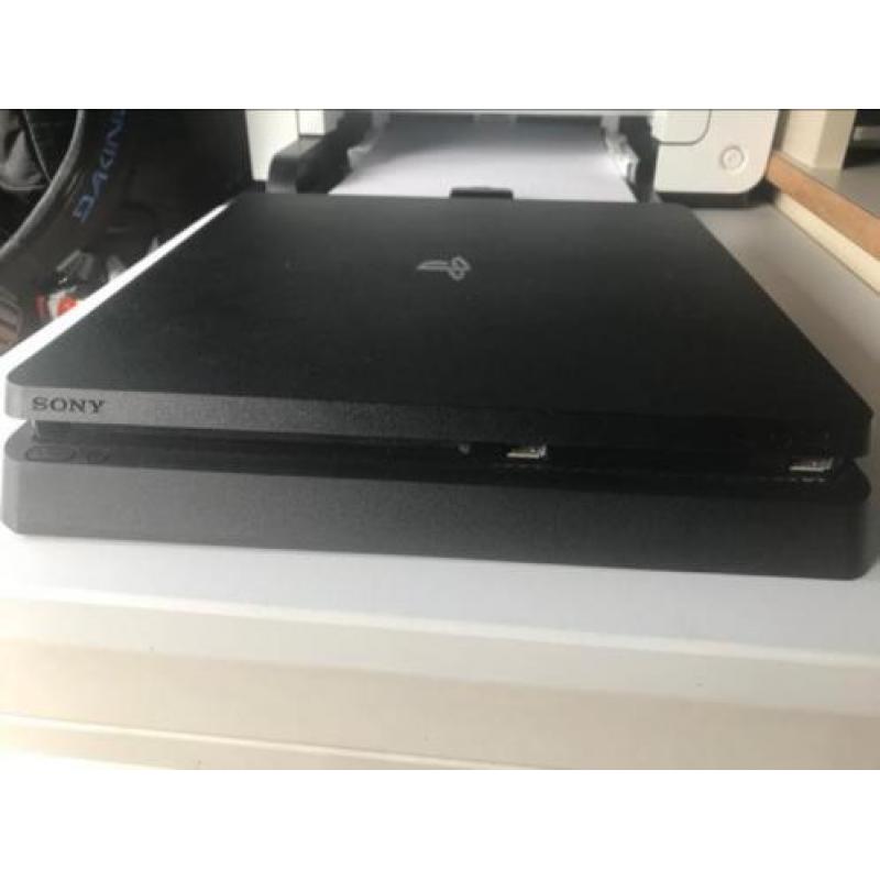 PlayStation 4 defect 2controlers+ kabels en GTA5 en fifa17