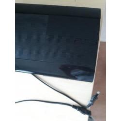 Ps3 slim (500gb) +6spellen en 2 officiële controllers