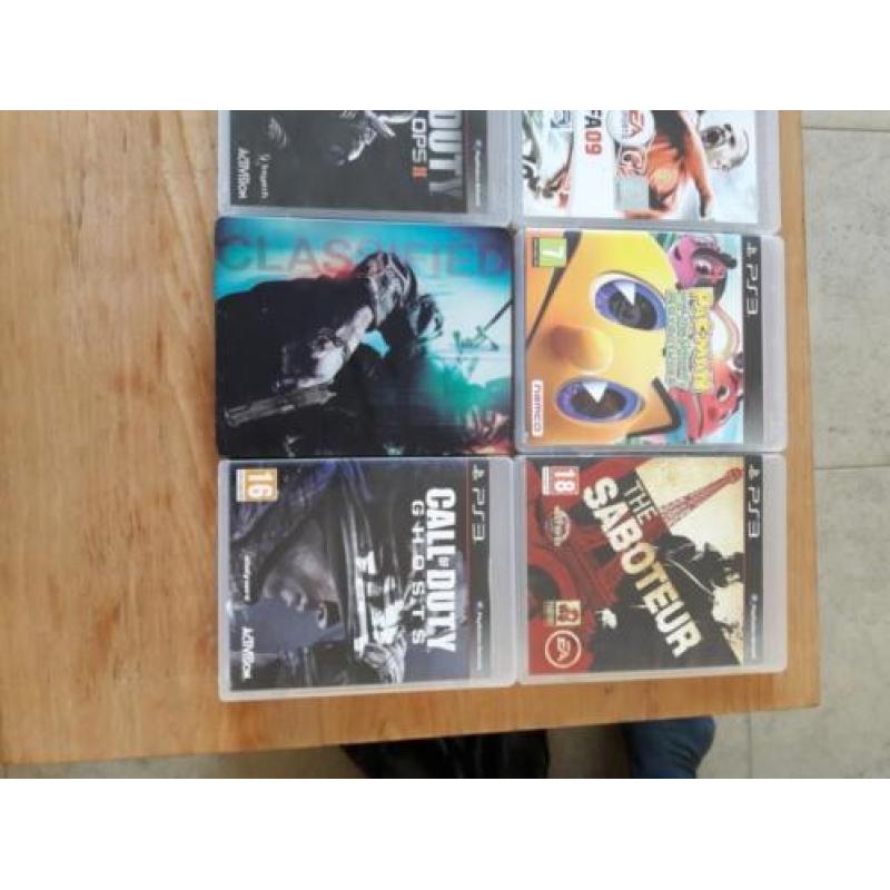 PS3 + 2 Controllers + Games