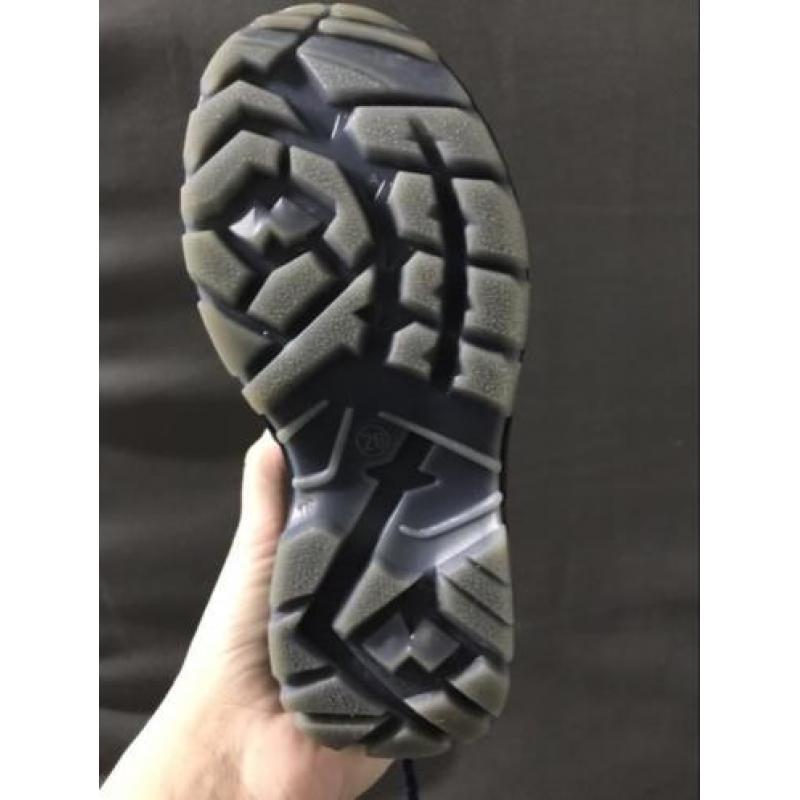 Bergschoenen maat 28